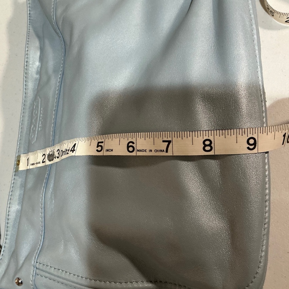 Coach full leather pearlized pale blue shoulder bag - Picture 6 of 10